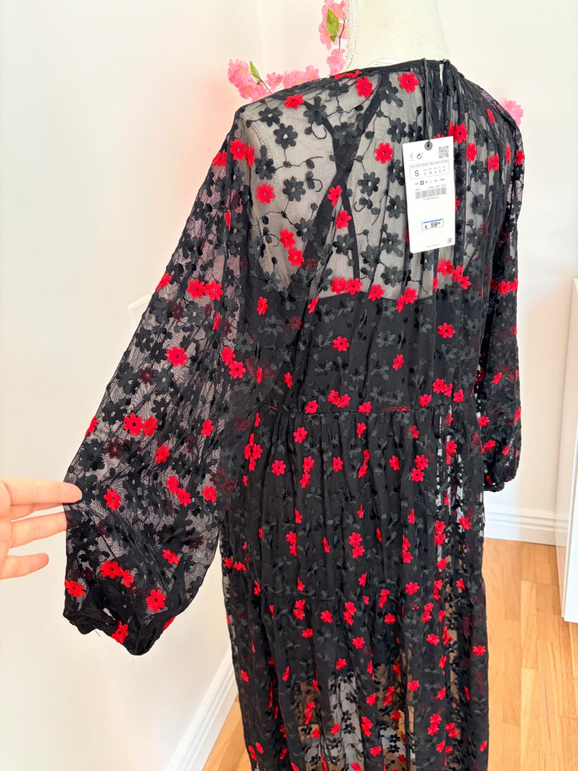 OVERSIZED ΦΟΡΕΜΑ ΜΕ ΚΕΝΤΗΜΕΝΑ ΛΟΥΛΟΥΔΙΑ - Image 8