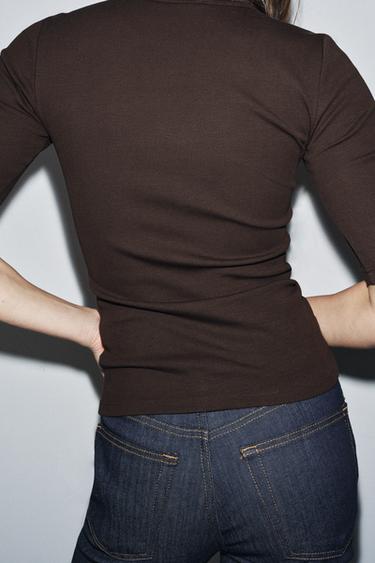 T-SHIRT CÔTELÉ - Marron de Zara - Image 1