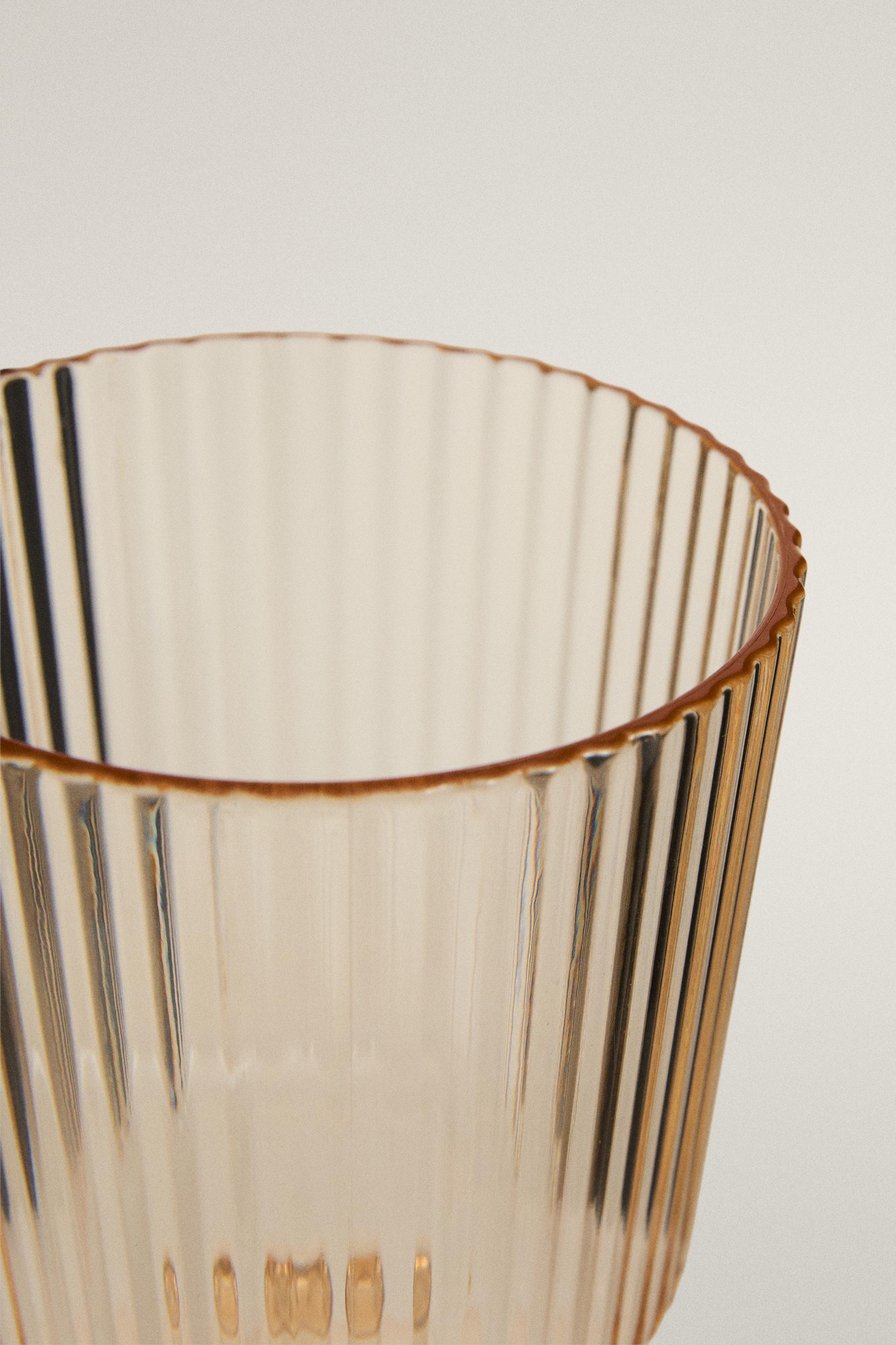 STRIPED ACRYLIC GLASS