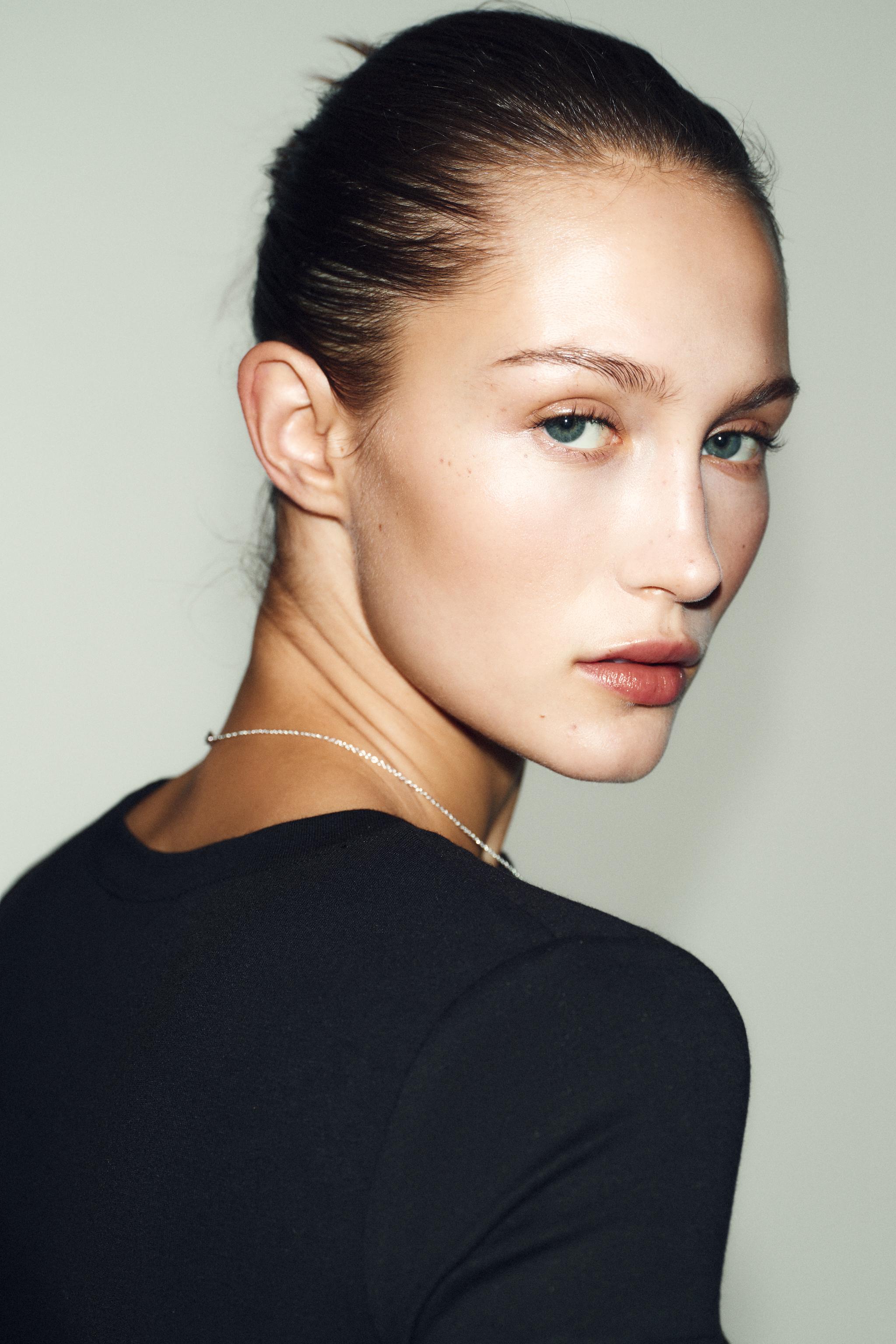 Женские футболки Zara MINIMAL SHORT SLEEVE T-SHIRT — фото 3
