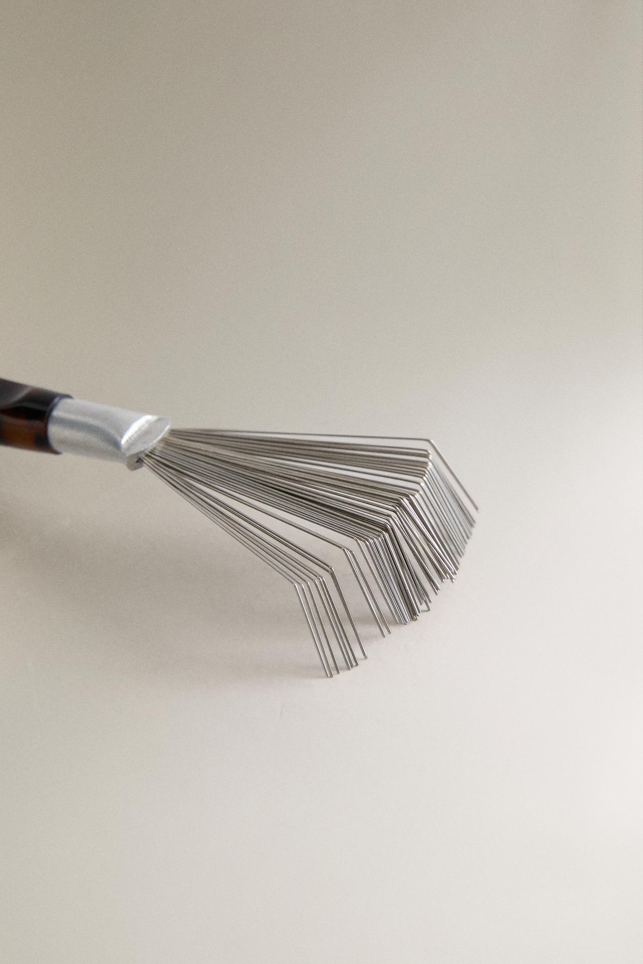 ACETATE CLEANING BRUSH — Tortoiseshell
