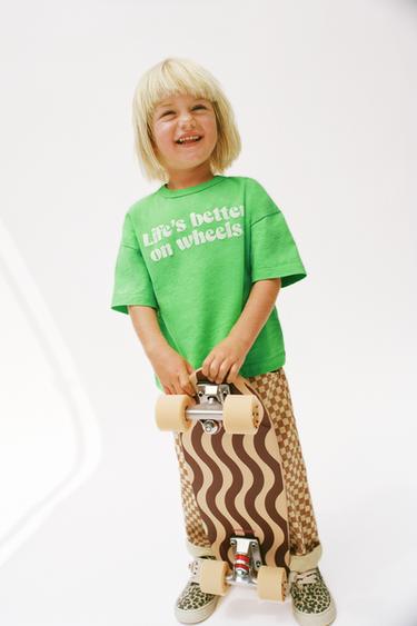 CAMISETA TEXTO - Verde de Zara