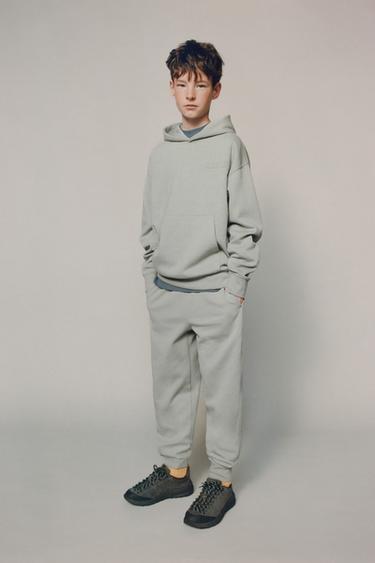 EMBOSSED TEXT INTERLOCK HOODIE AND JOGGERS SET - Beige by Zara