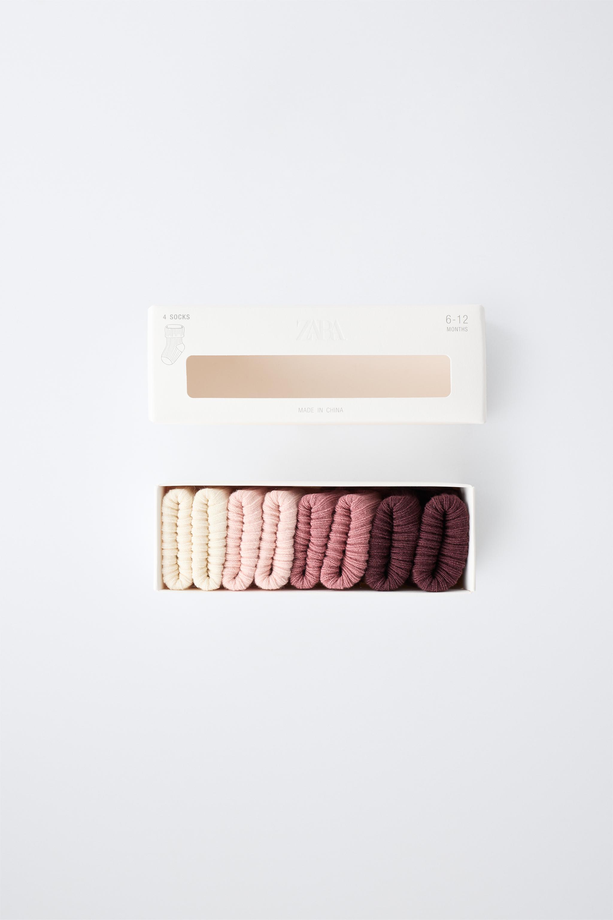 4-PACK OF COLORFUL SOCKS A GIFT BOX