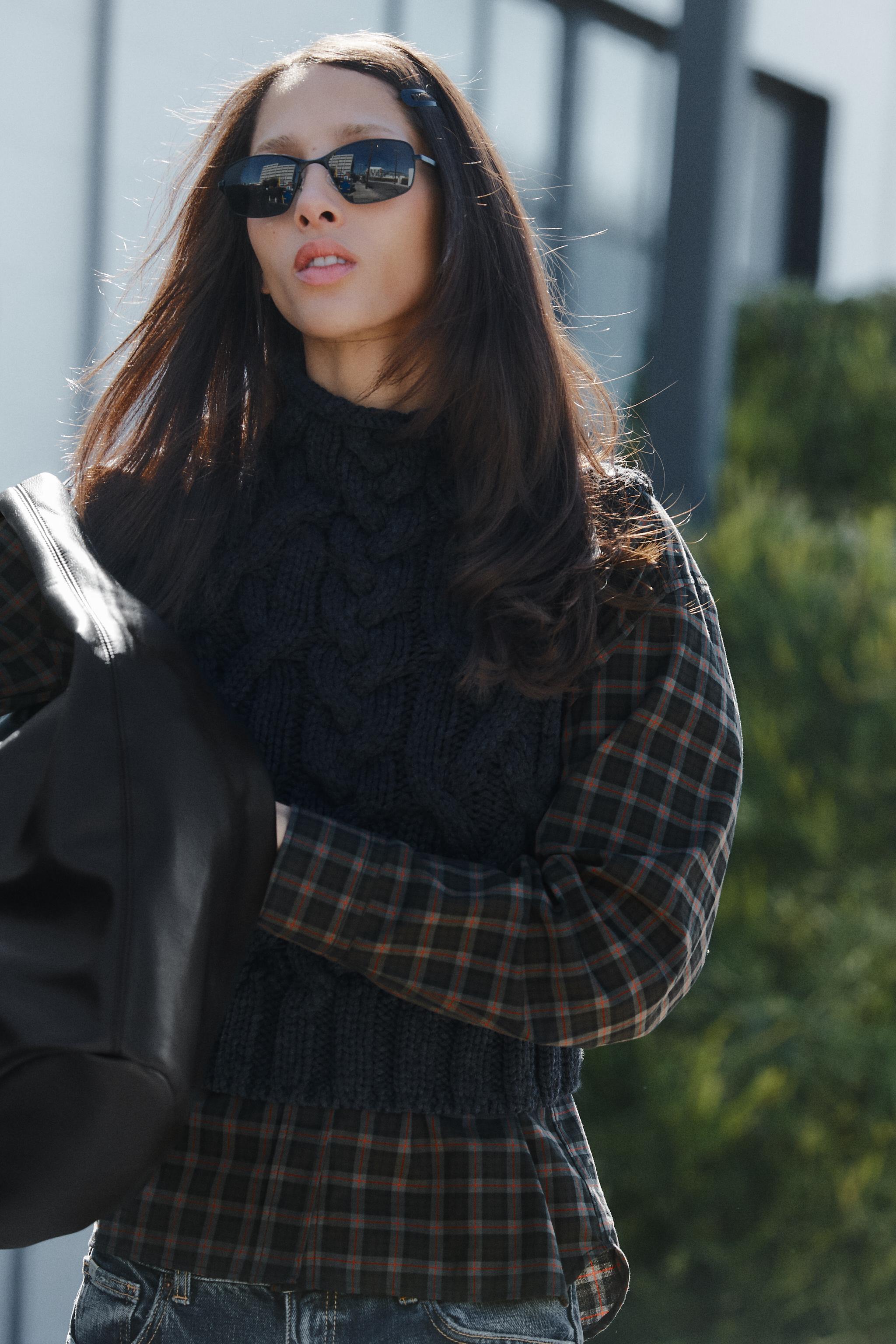 CABLE KNIT VEST