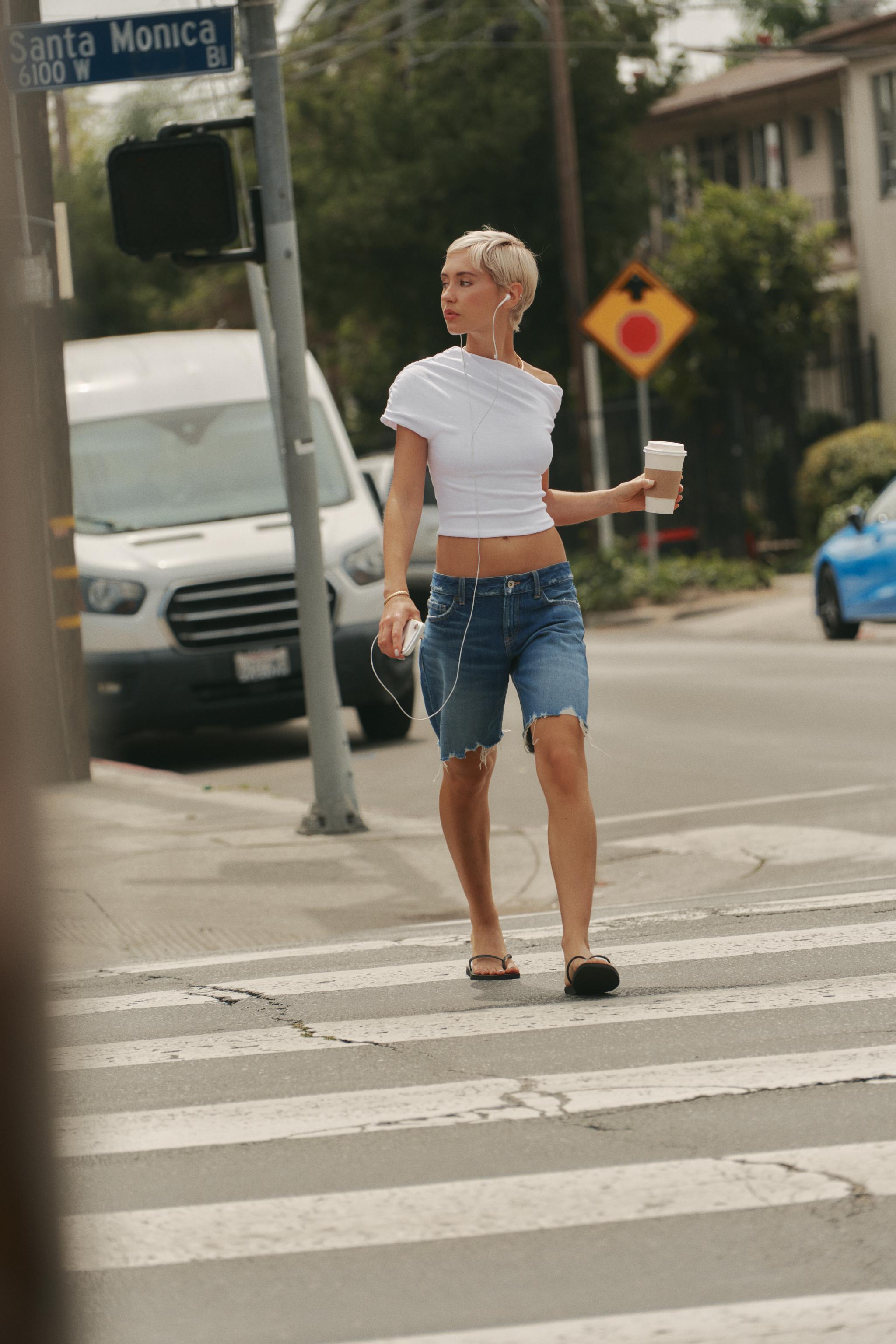 パンツ S garter denim shorts lightgray M TRF MID RISE DENIM SHORTS - Navy blue | ZARA United States