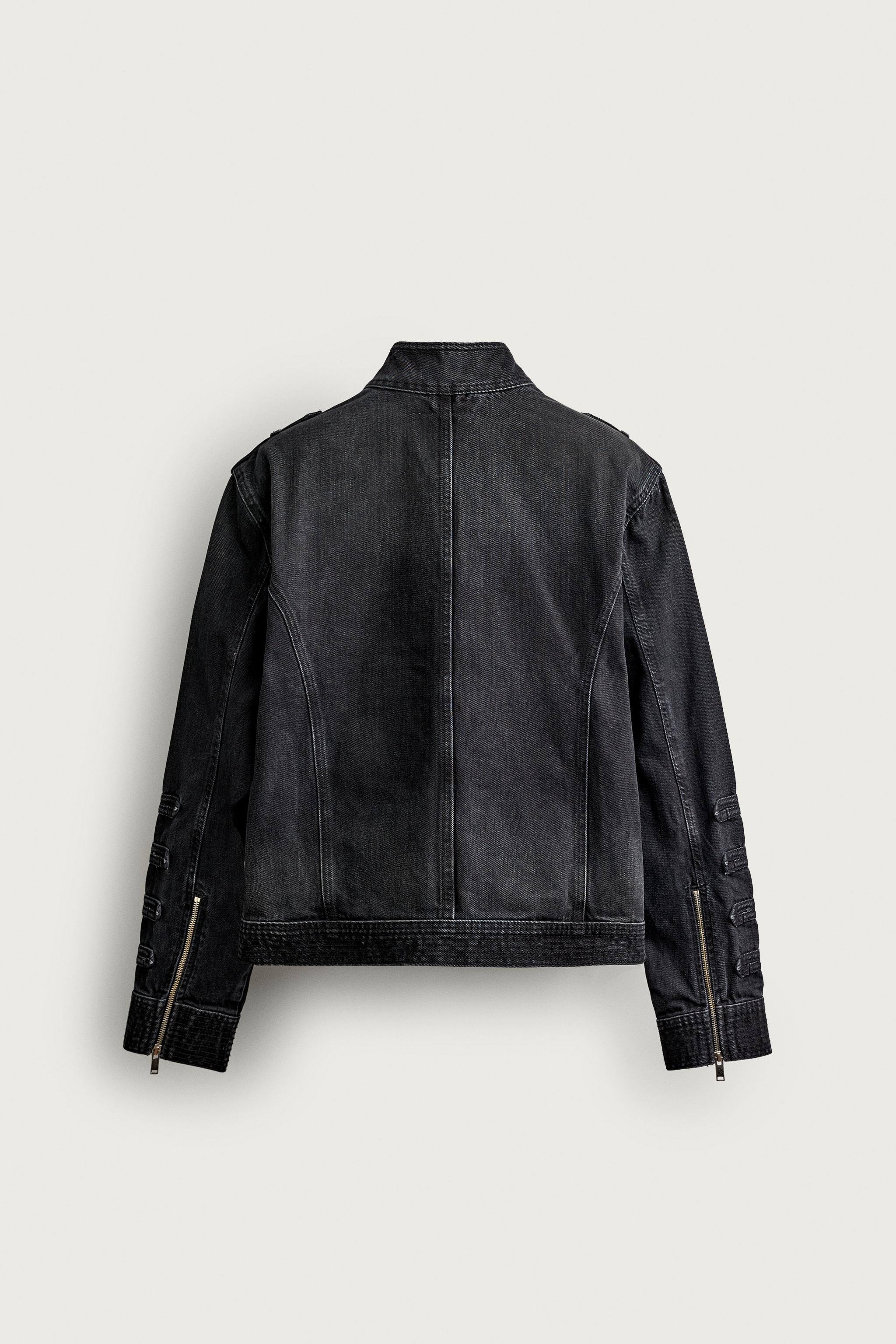 CROPPED FIT TAB DETAIL JACKET