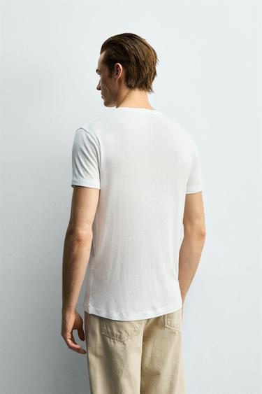VISCOSE TEXTURED V-NECK T-SHIRT - White by Zara - Image 2