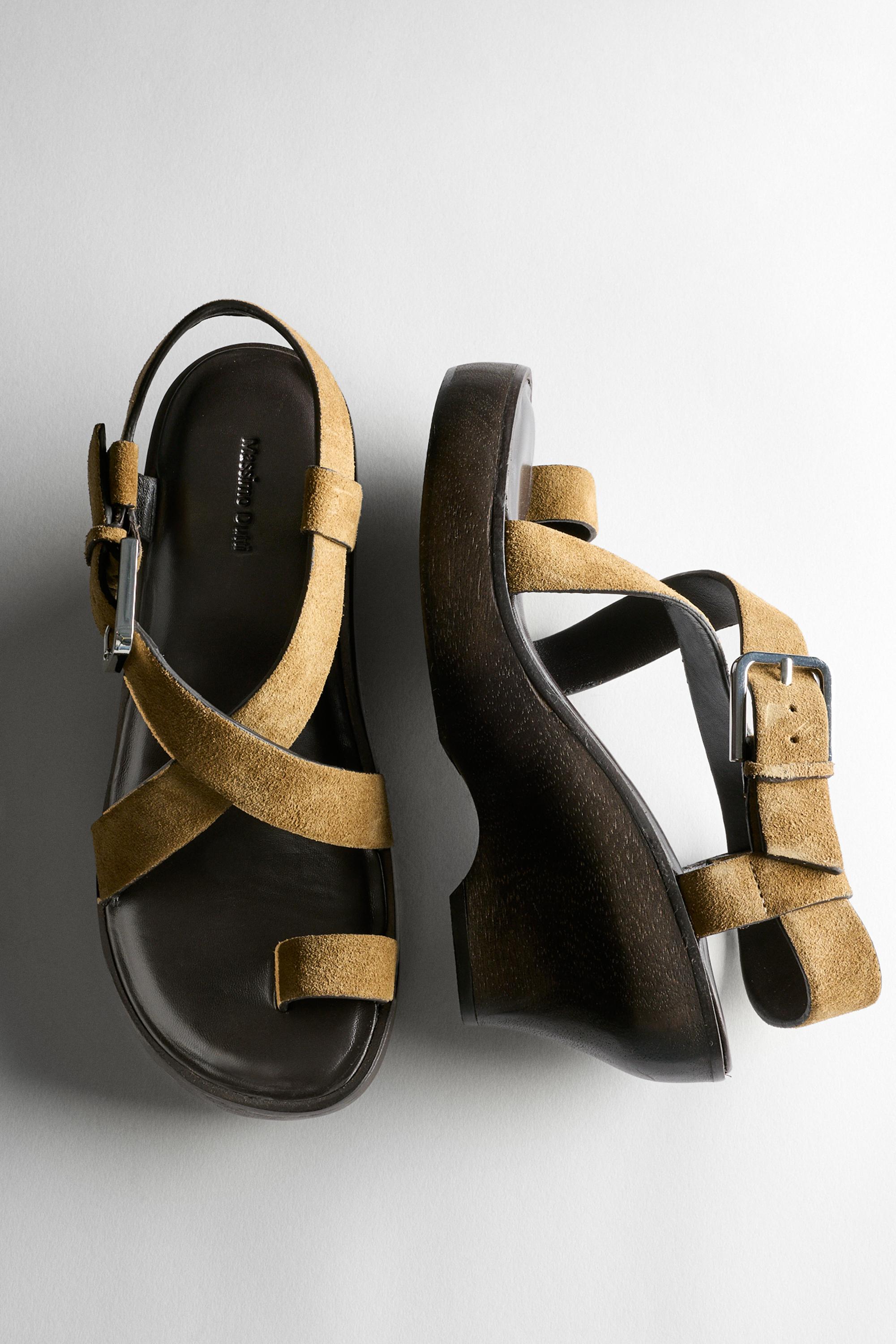 Sandals with wooden heels — taupe brown