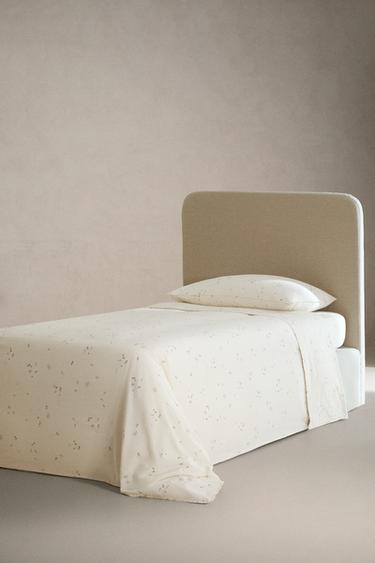 KIDS' PRINTED FITTED SHEET - Oyster-white by Zara - Image 1