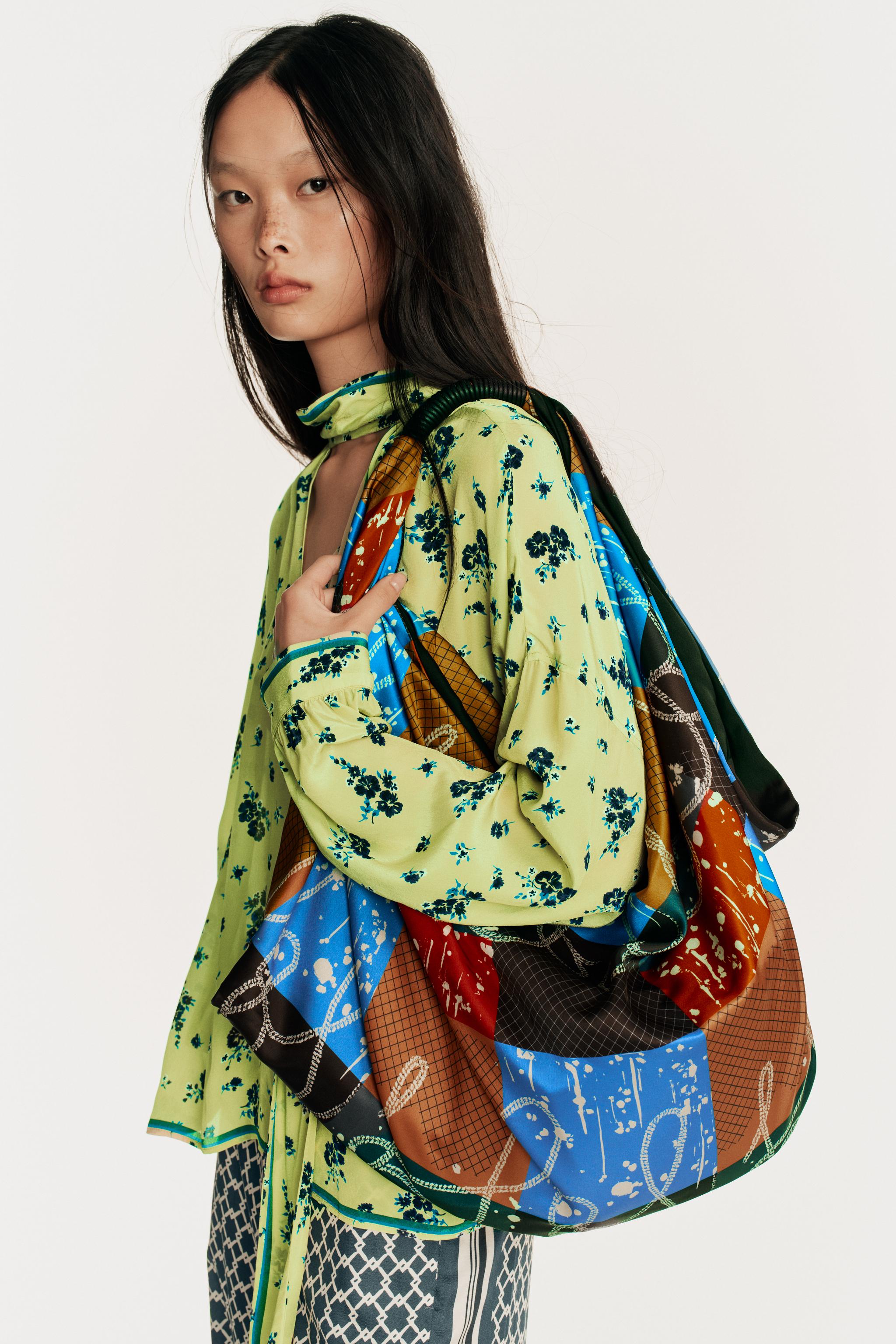 LIMITED EDITION PRINTED SHOPPER SHOULDER BAG