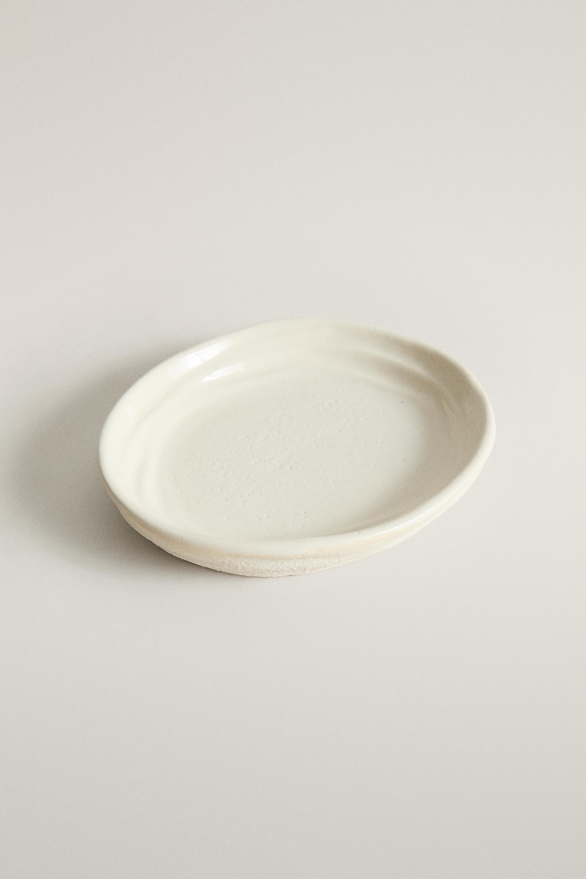 TEXTURED CERAMIC SOAP DISH