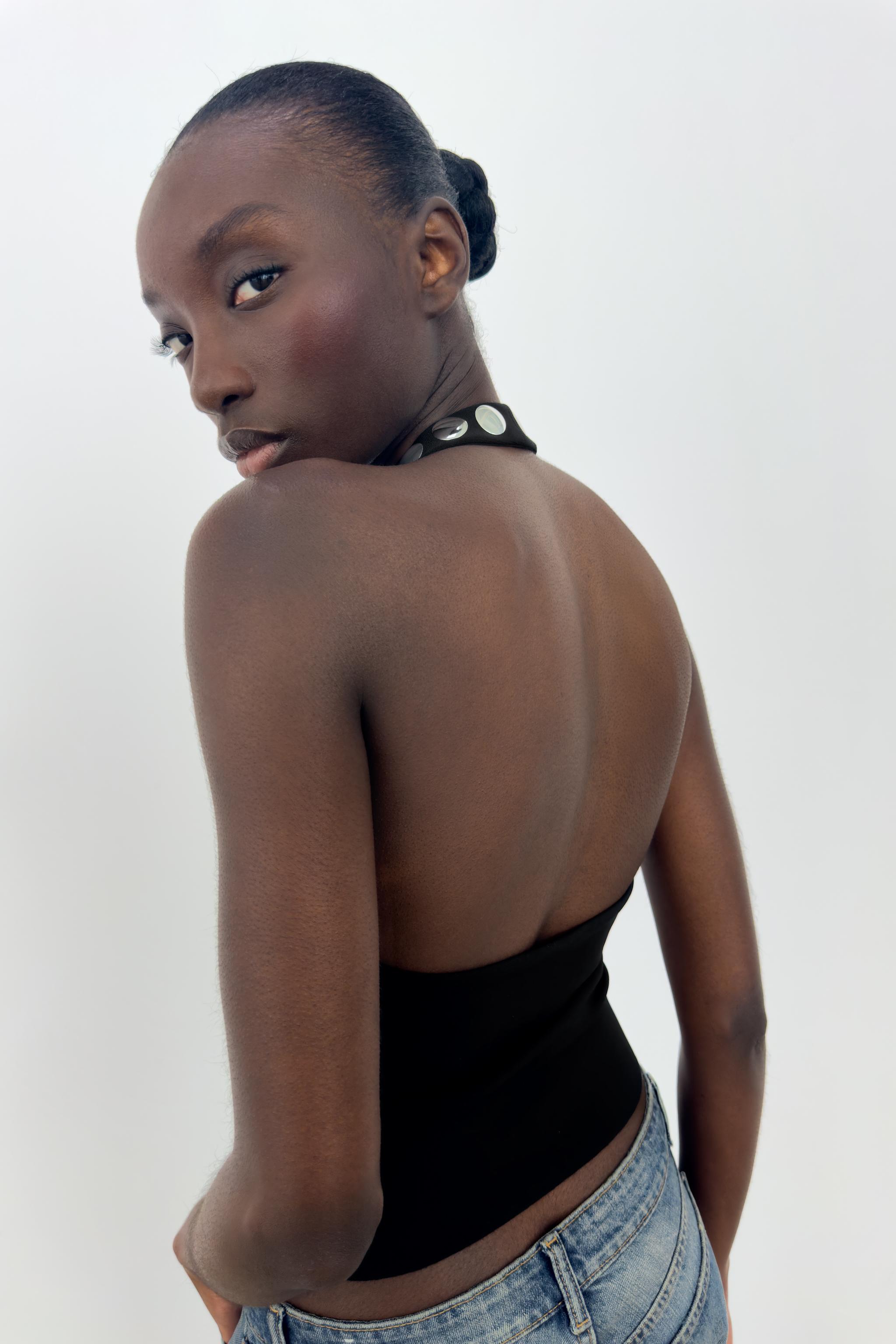 TOP HALTER CLOUTÉ