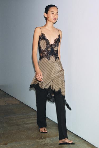 ROBE STYLE LINGERIE AJOURÉE ZW COLLECTION - Vison de Zara