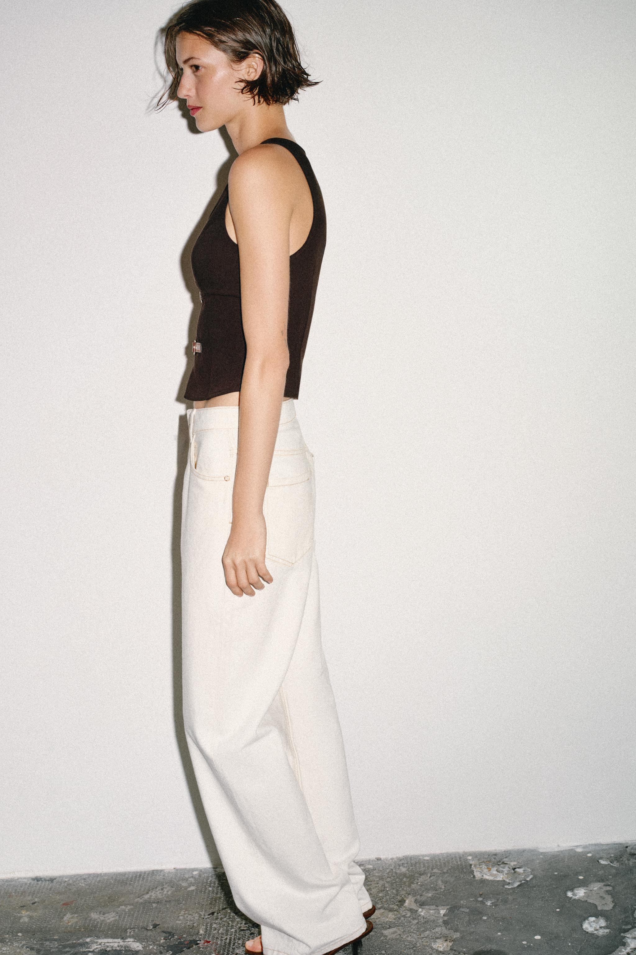 BUCKLE TAB TOP