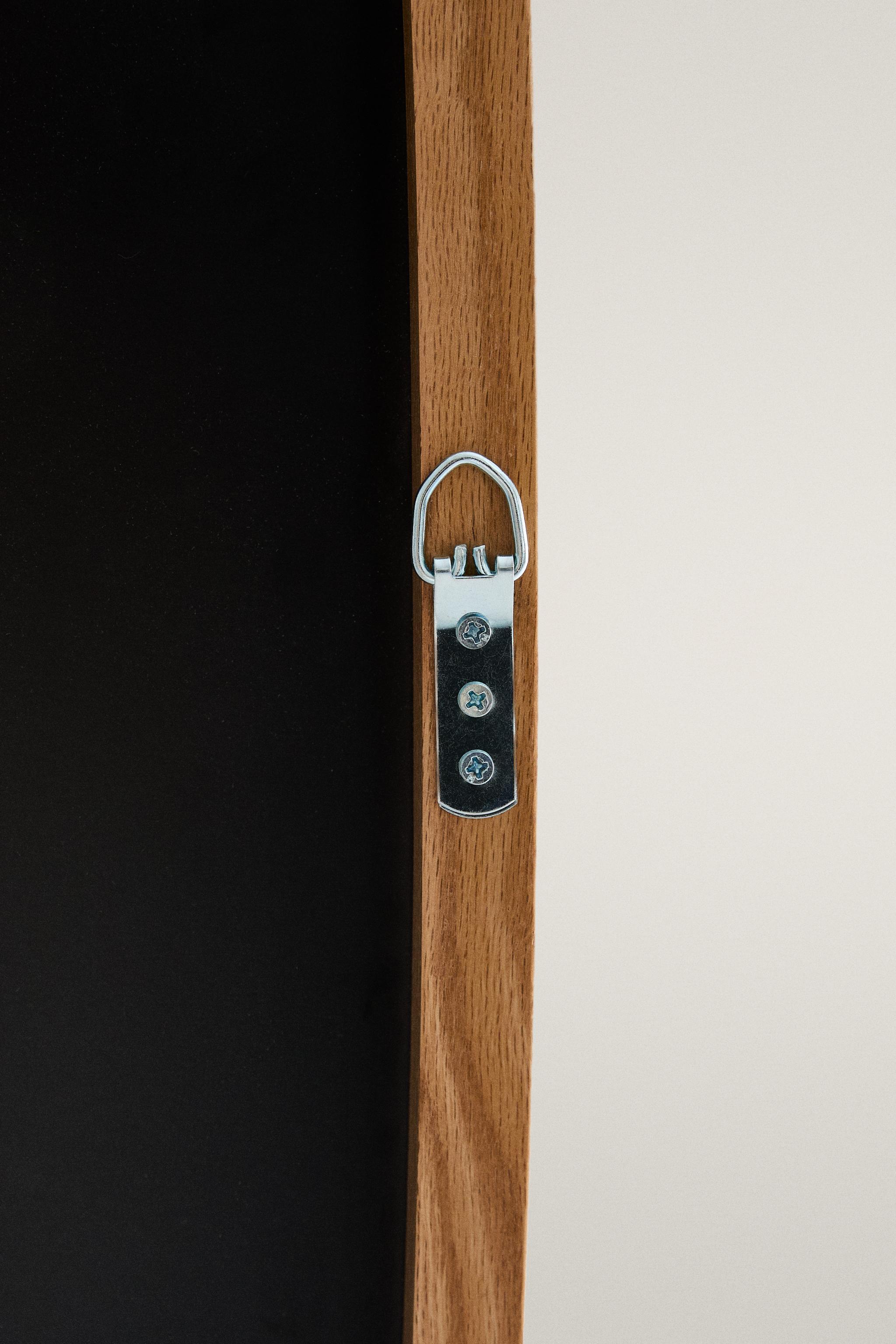 IRREGULAR STEM MIRROR