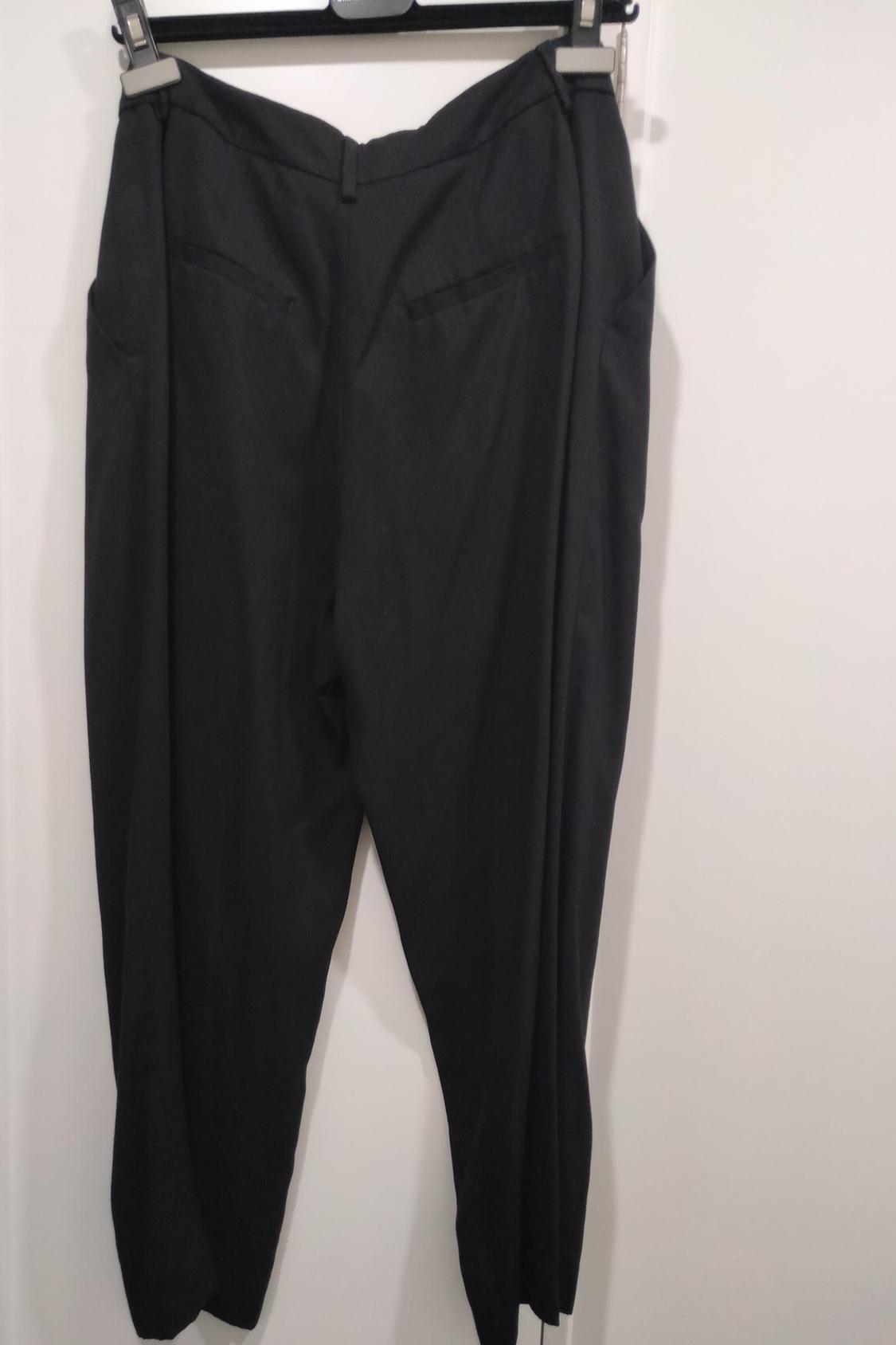 LOOSE-FITTING TROUSERS WITH DARTS - Image 3