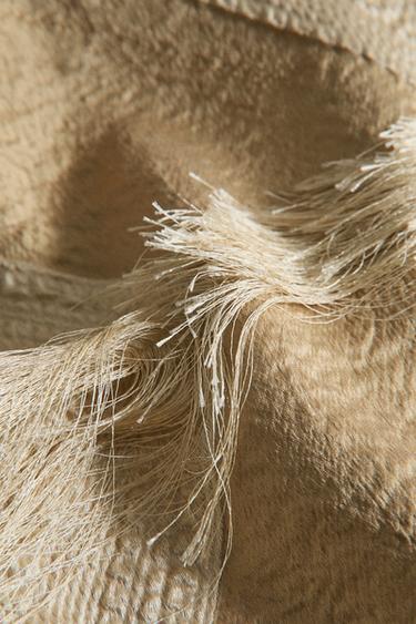 MULTI-PURPOSE ZIGZAG BLANKET WITH FRINGING | MARISA BERENSON - Golden by Zara - Image 2