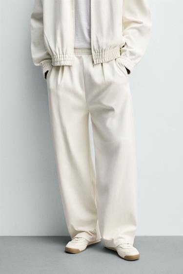 ワイドレッグプリーツジョガーパンツエクリュZaraのワイドレッグプリーツジョガーパンツ - エクリュ 