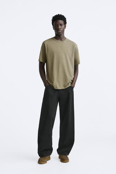 CAMISETA PARCHE COMBINADO - Khaki de Zara - Imagen 0