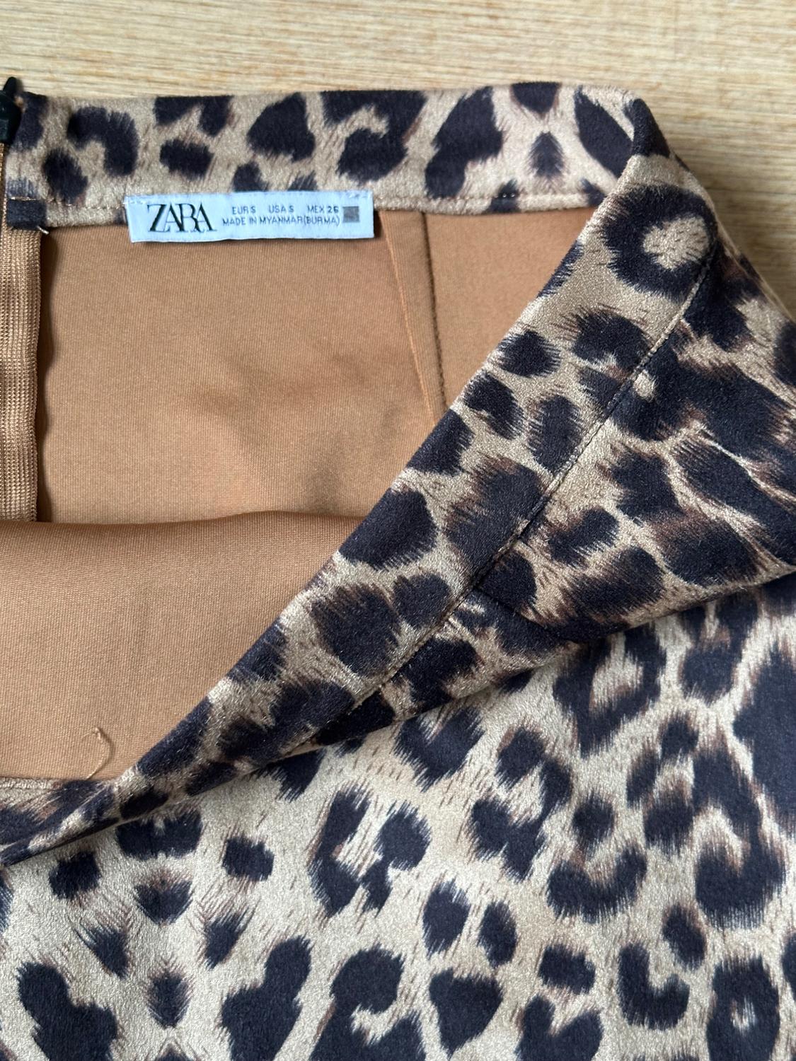 LEOPARD PRINT SUEDE MINI SKIRT - Image 4