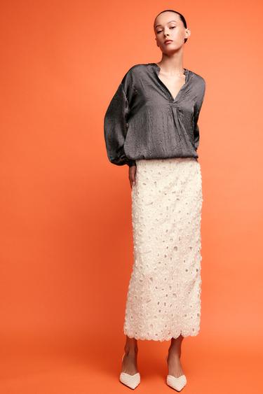 تنورة ميدي بخرزات ZW COLLECTION - خَام الخاص بـ Zara