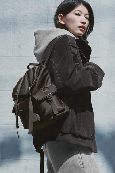 ストラップバックパックチョコレートブラウンZaraのストラップバックパック - チョコレートブラウン