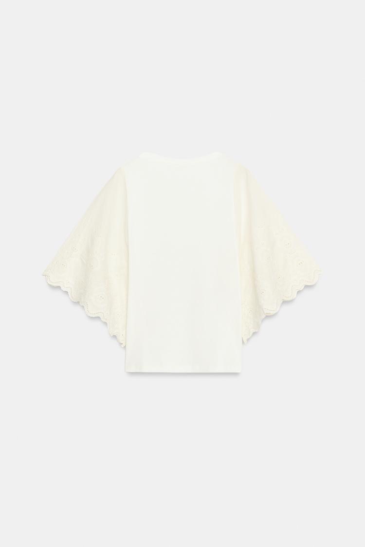 Playera combinada bordada 5