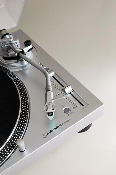 AUDIO TECHNICA TURNTABLE - Silver by Zara - Image 2