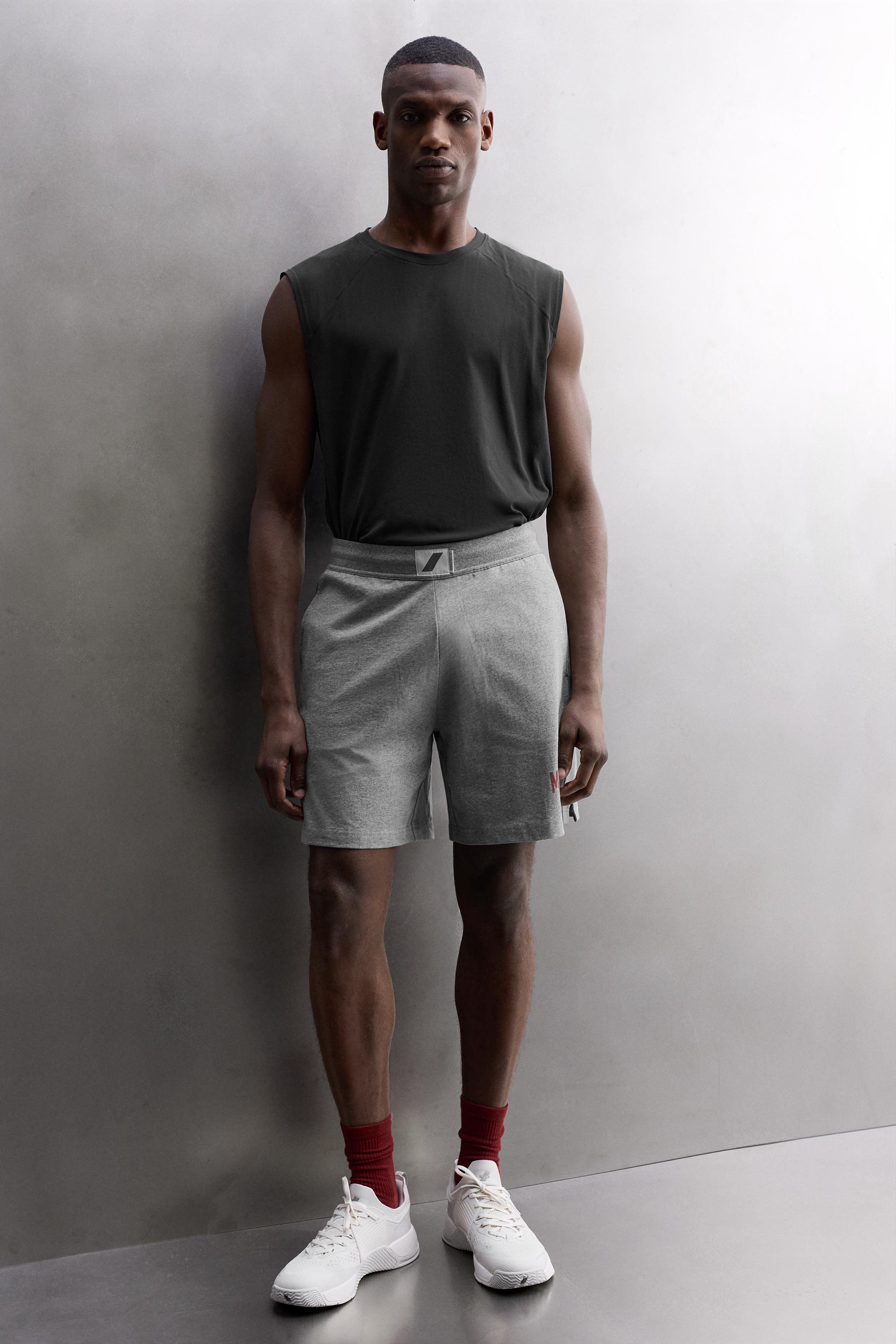 SHORT BRODÉ À BANDES 9"