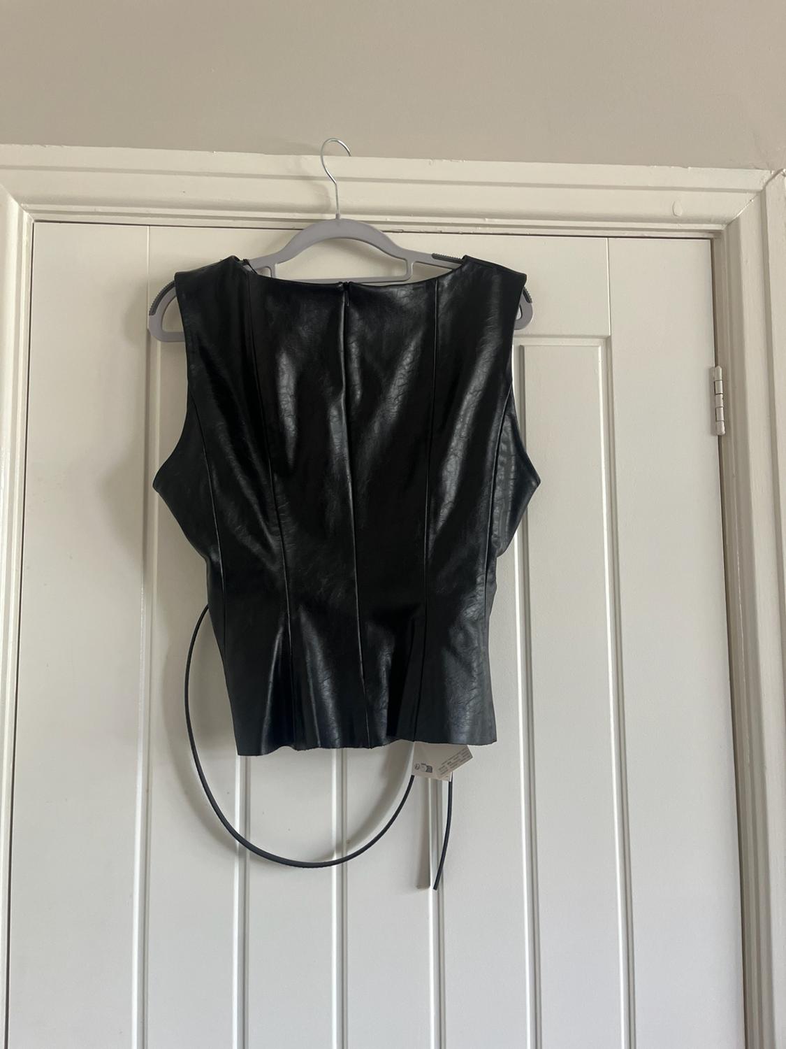 FAUX LEATHER BELTED TOP - Image 5