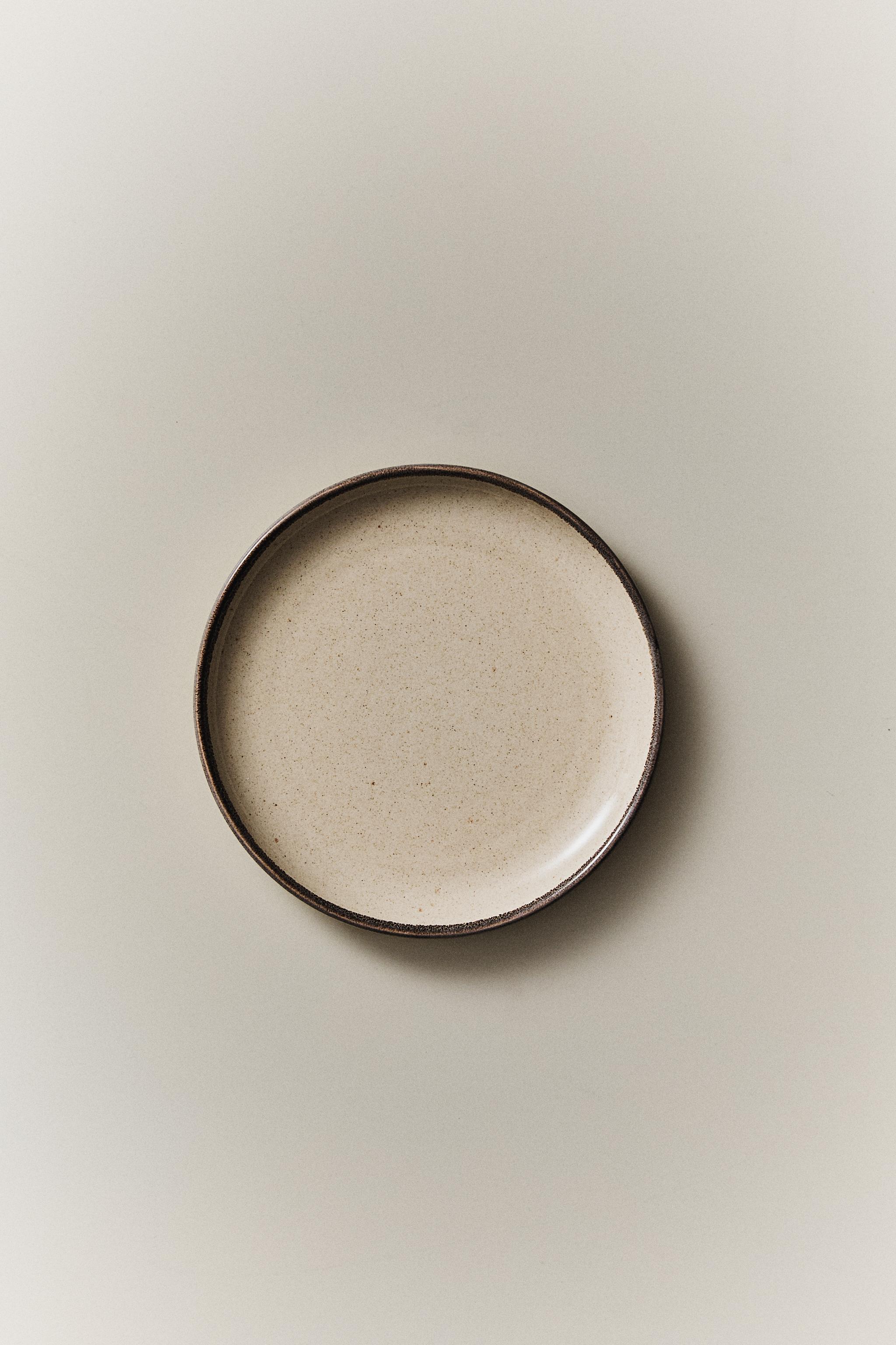 PORCELAIN SIDE PLATE WITH ANTIQUE FINISH RIM