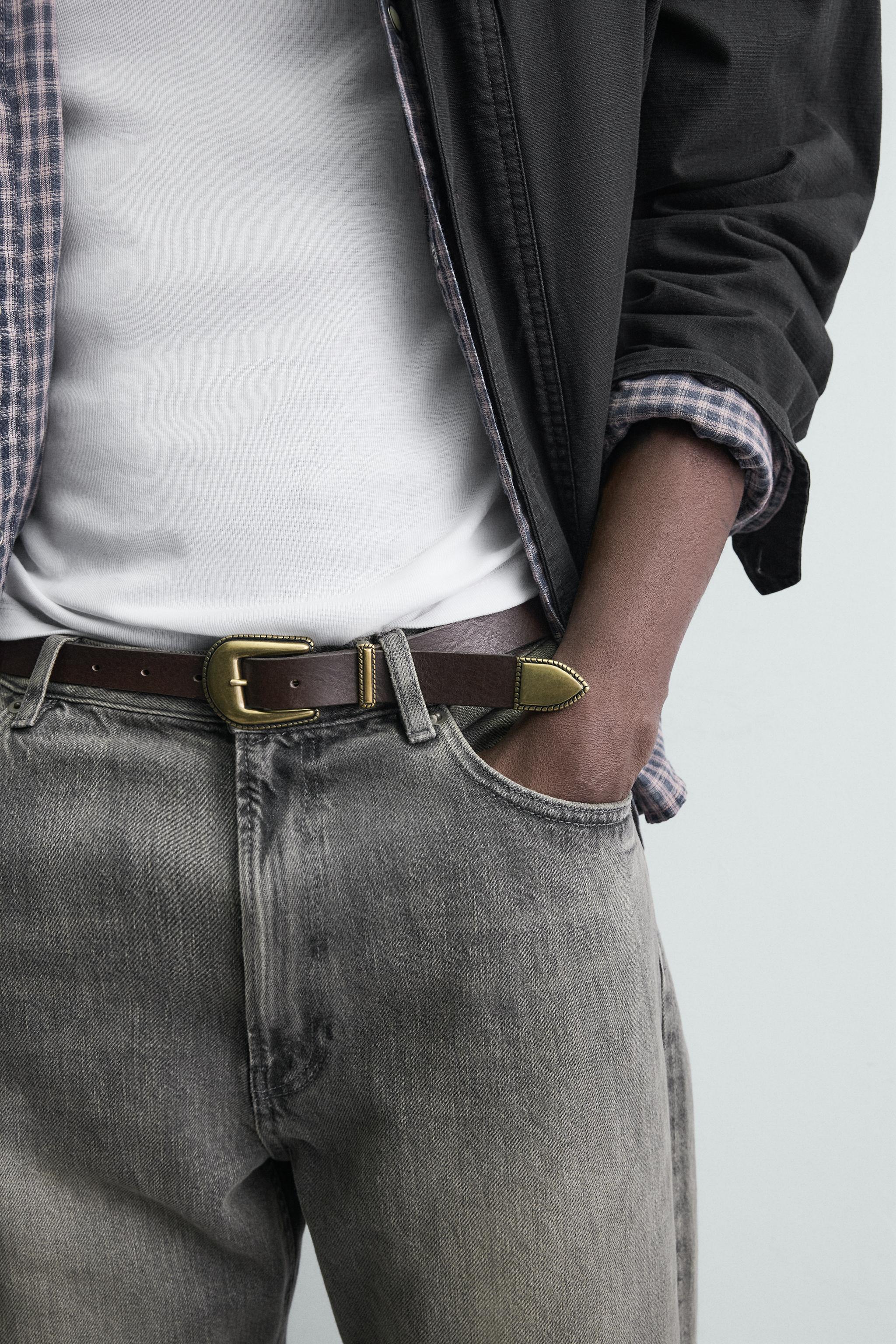 CEINTURE EN CUIR BOUT MÉTALLIQUE