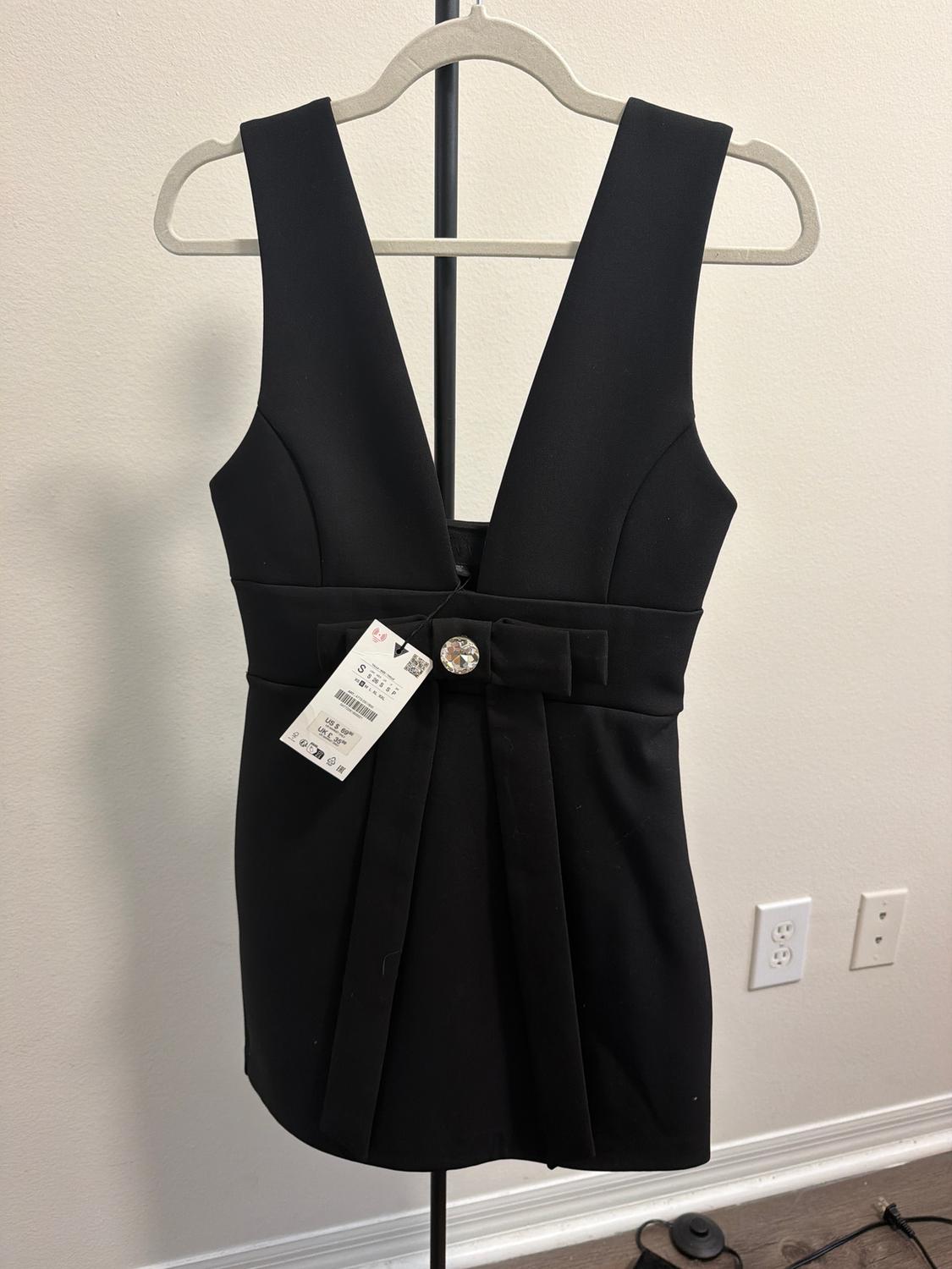 SHORT DRESS WITH BOW AND JEWEL - Image 2