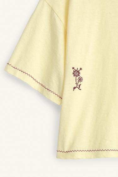 T-SHIRT SURPIQÛRES FLEUR BRODÉE COTON LIN ÉDITION LIMITÉE - Vanille de Zara - Image 7