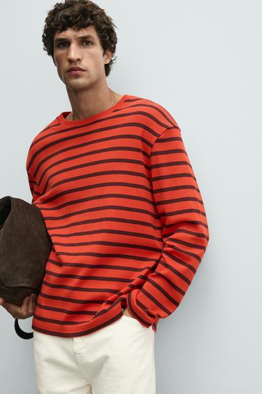 T-SHIRT À RAYURES EN CONTRASTE - Rouge / Noir de Zara - Image 4