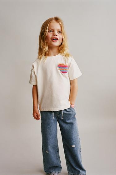 ФУТБОЛКА С КАРМАНОМ-СЕРДЦЕМ, СВЯЗАННЫМ КРЮЧКОМ — ЭКРЮ от Zara