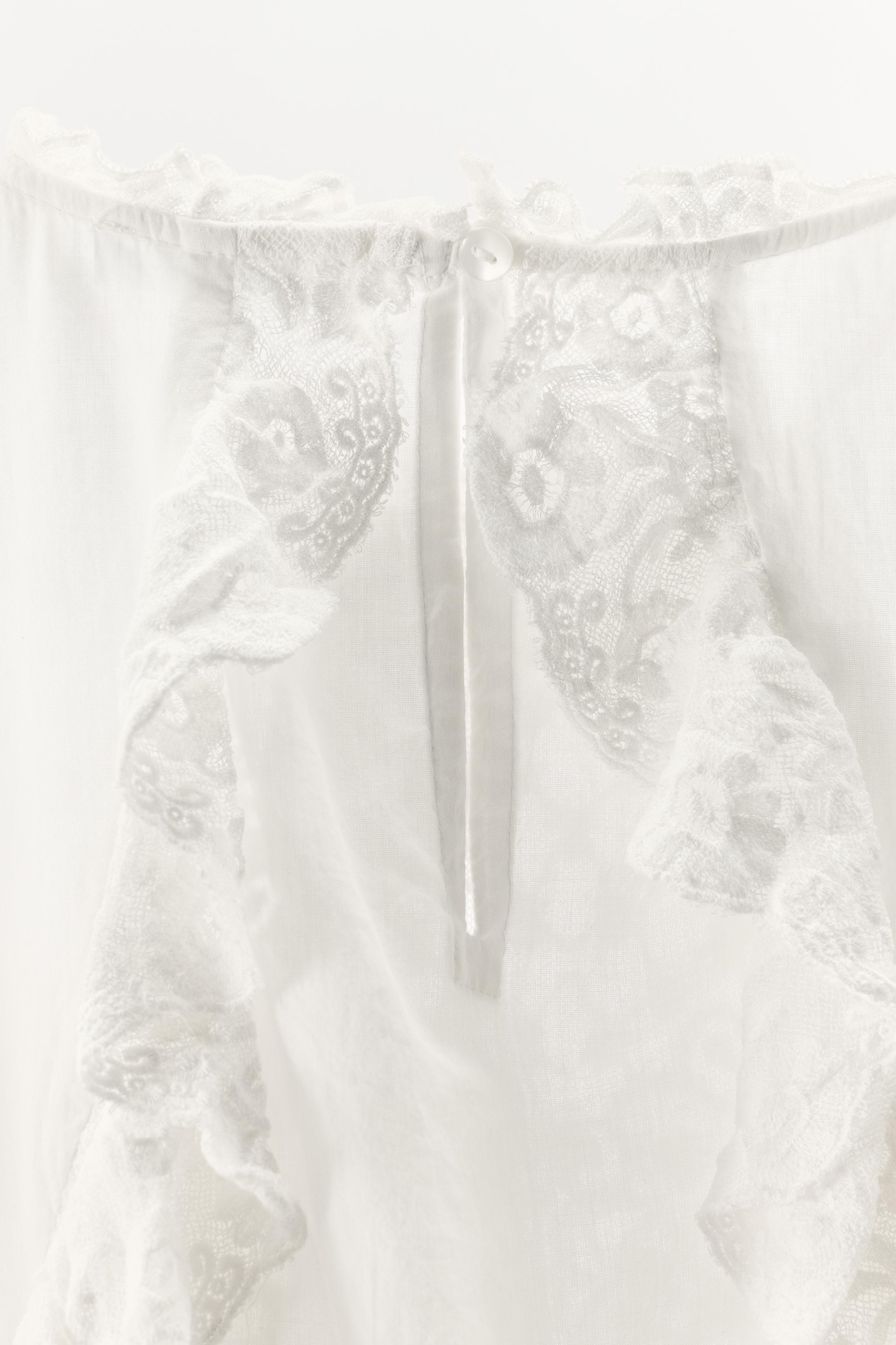 TOP BRODERIES DENTELLE LIMITED EDITION