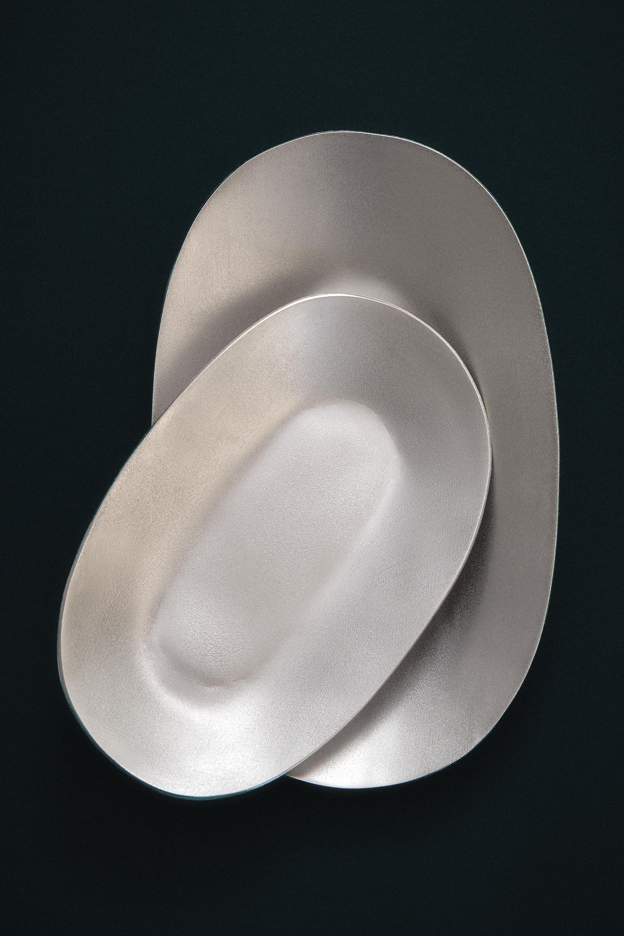 OVAL METAL TRAY — Silver