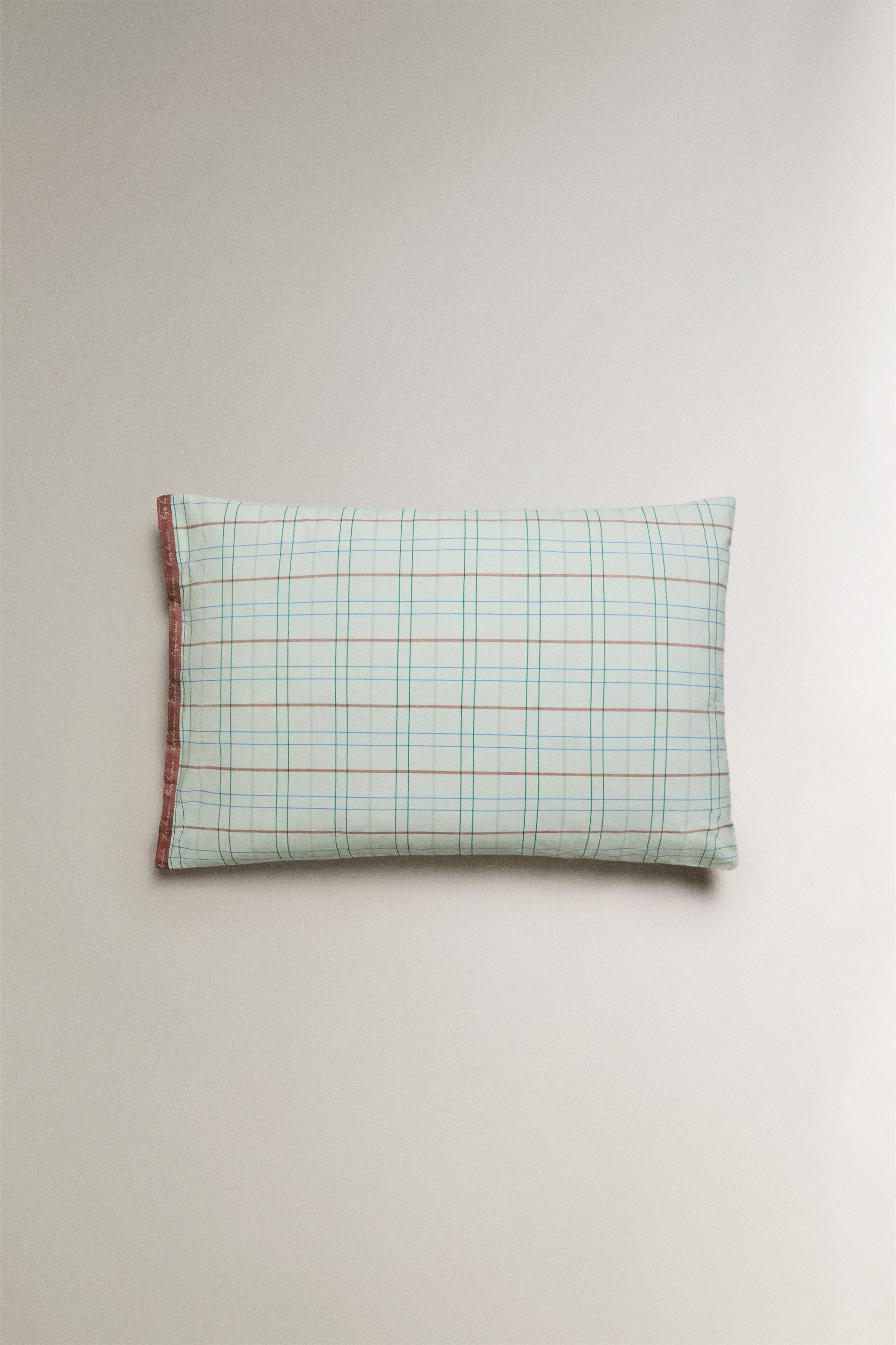 KIDS' GREEN PLAID PILLOWCASE