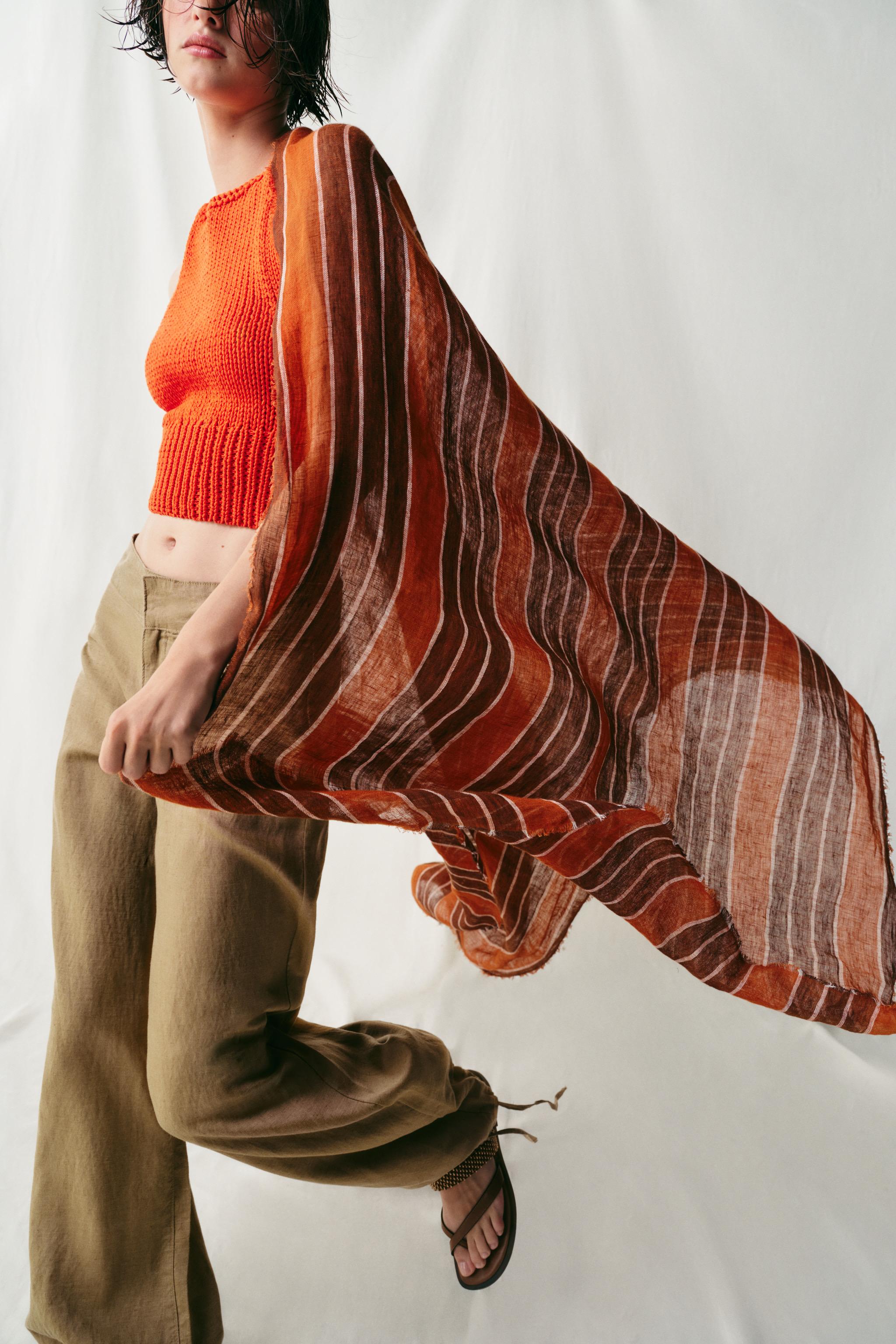 Женские аксессуары Zara 100% LINEN STRIPED PRINT SCARF