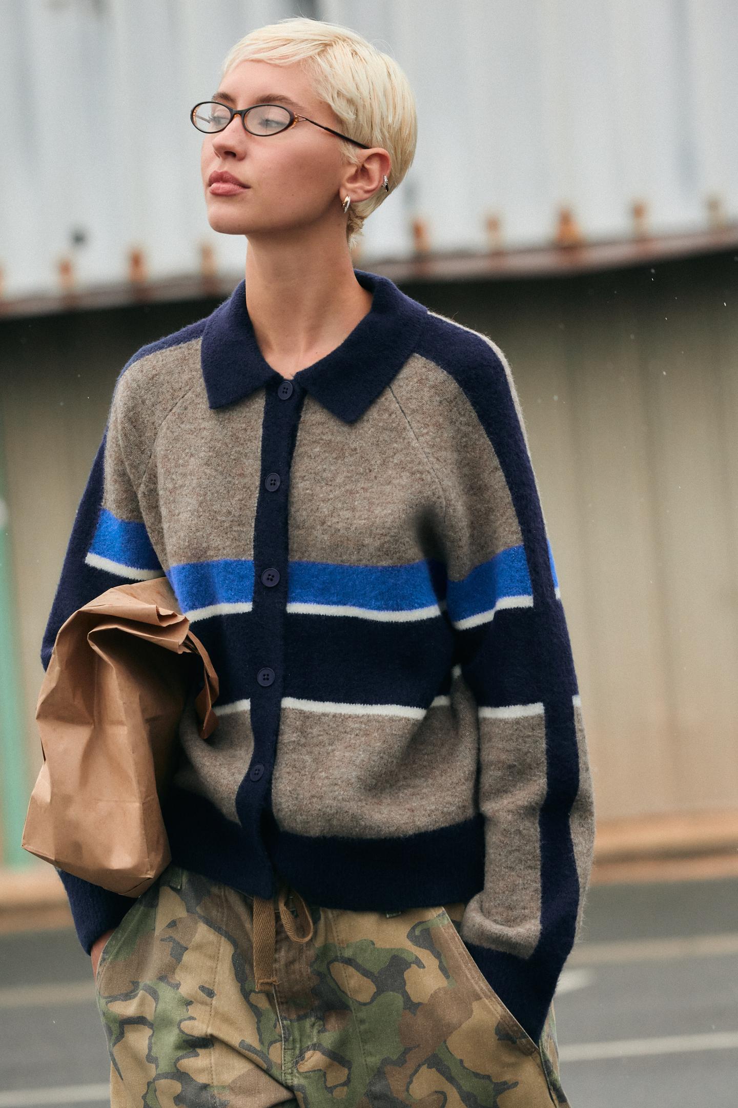 Женский кардиган Zara Striped Knit Polo Cardigan, цвет: Синий / Чёрный — фото 2