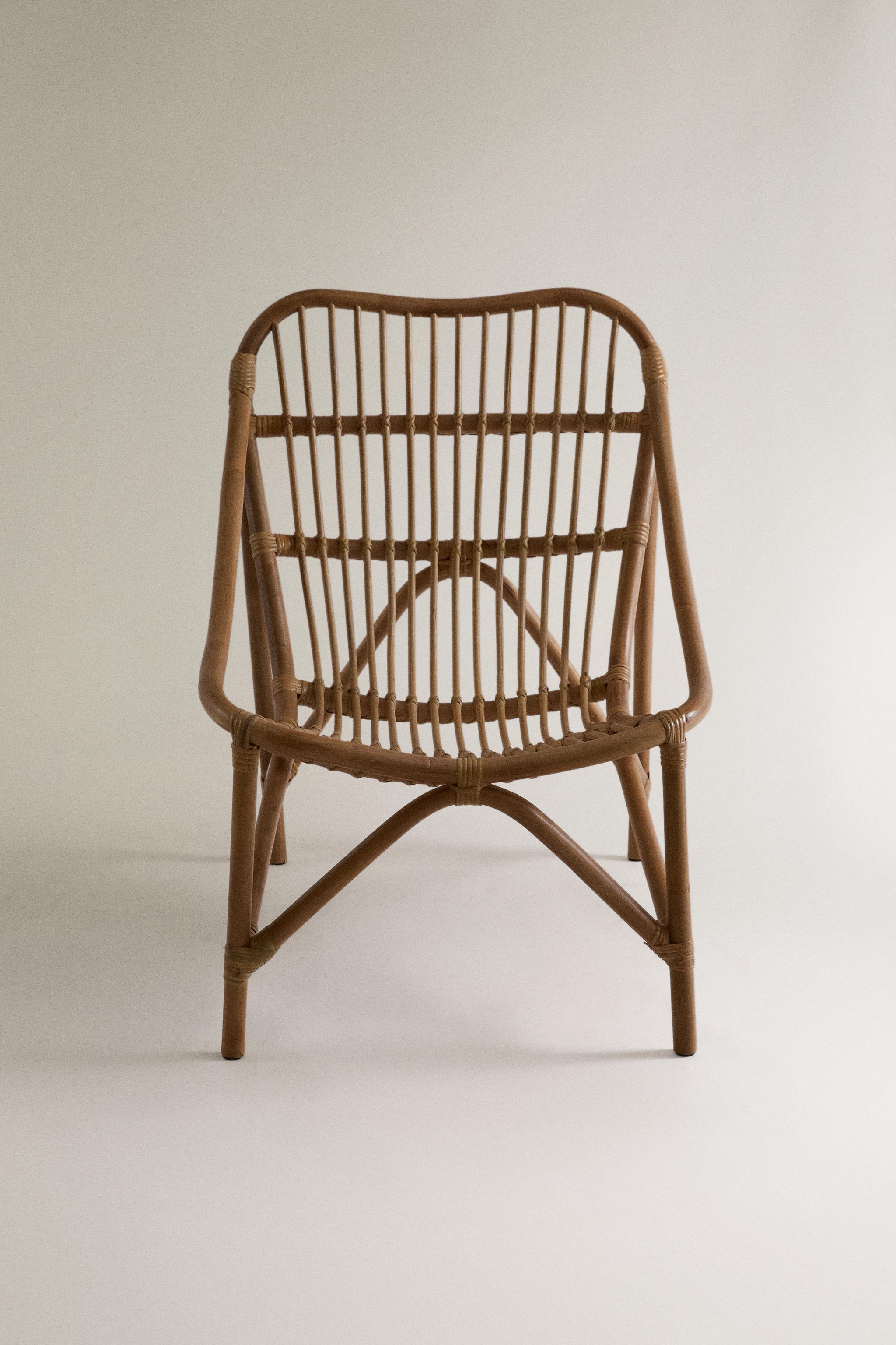 RATTAN ACCENT CHAIR WITH RODS — Light beige