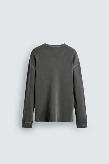 T-SHIRT LAVÉ STRUCTURÉ QUADRILLÉ - Gris de Zara - Image 7