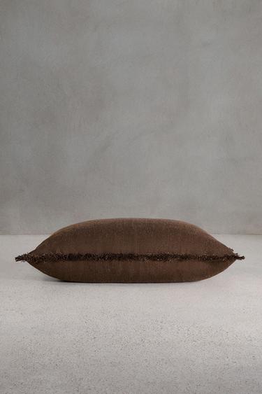 CUSHION 01 - Marron foncé de Zara - Image 1