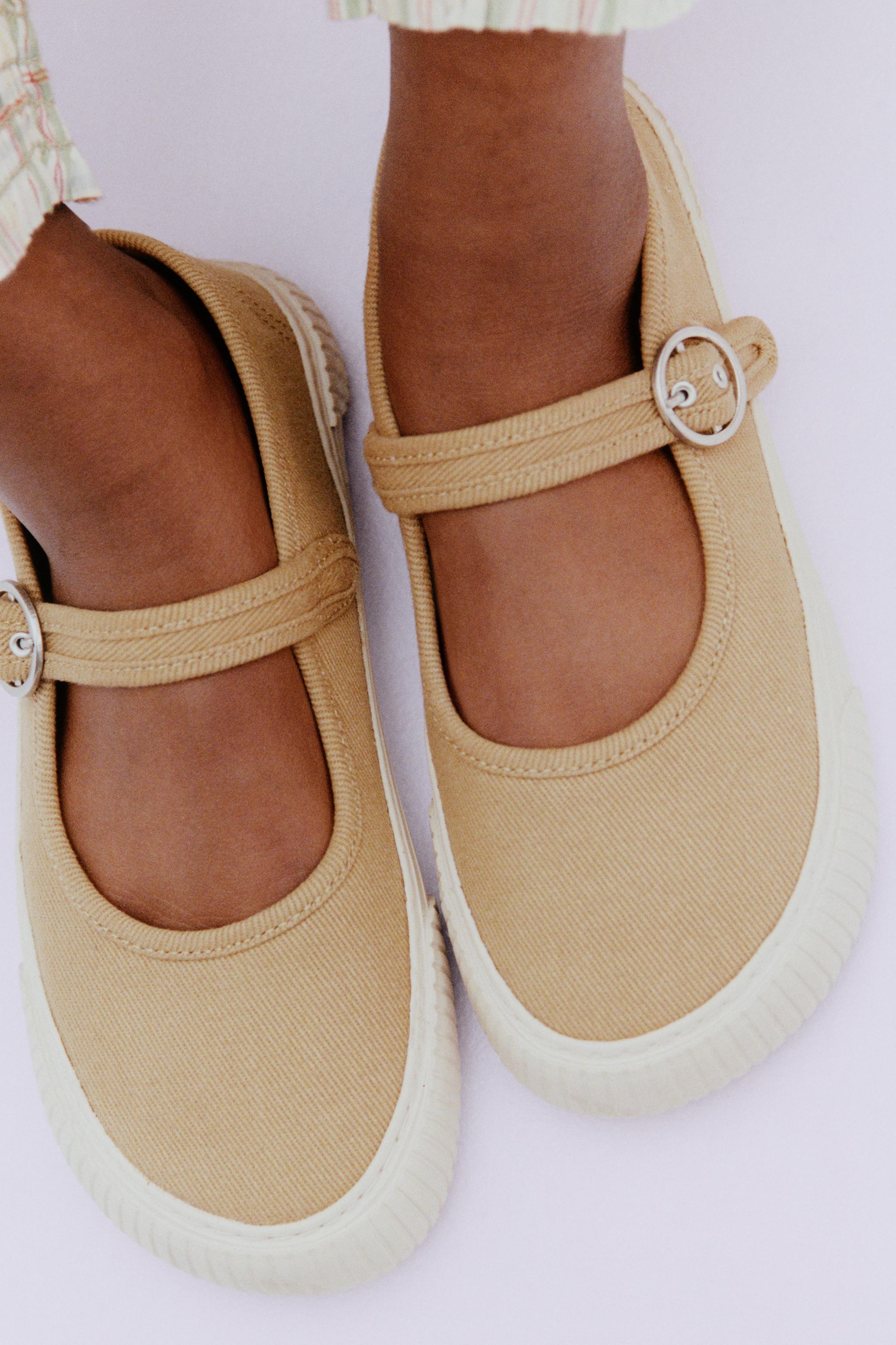 BAREFOOT SPORTS BALLET FLATS — Ecru White