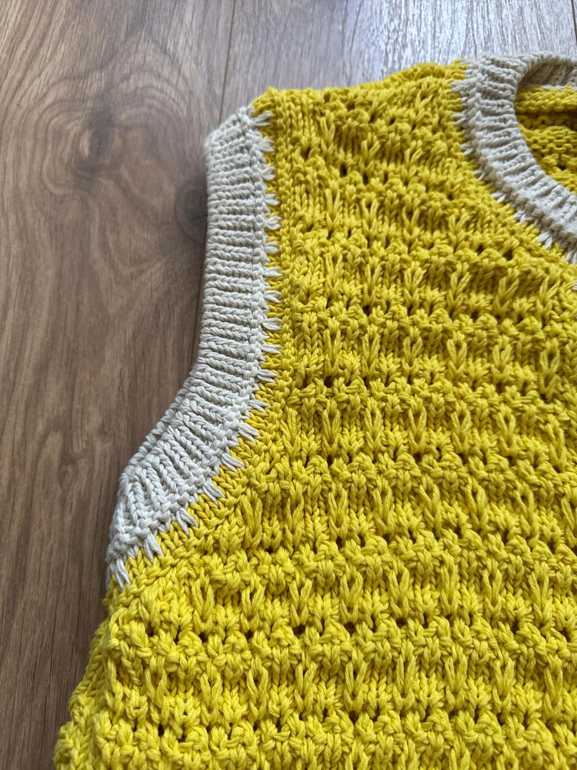OVERSIZED BUTTON KNITTED WAISTCOAT TOP - Image 3