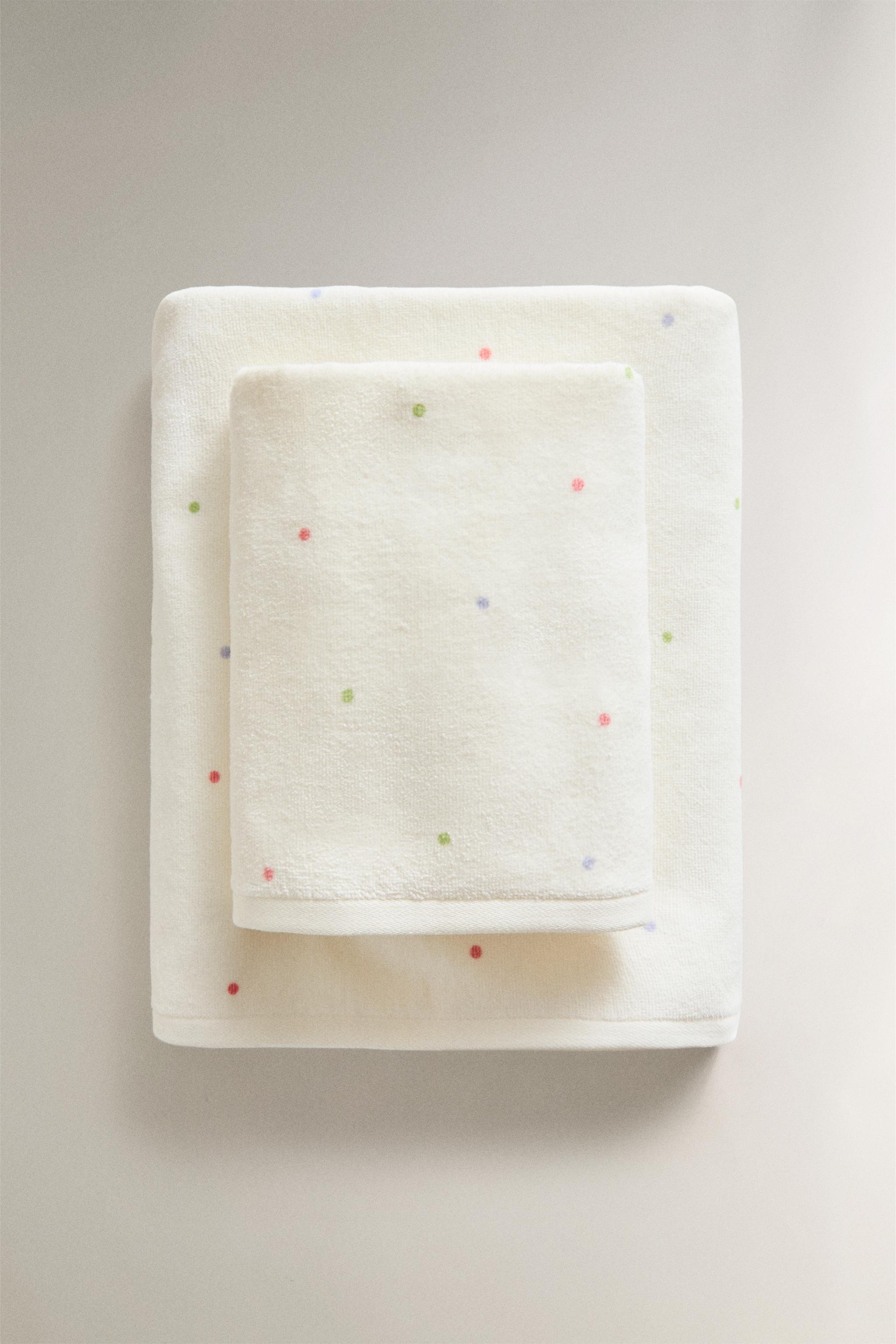 KIDS' VELOUR DOTTED TOWEL — Oyster-white