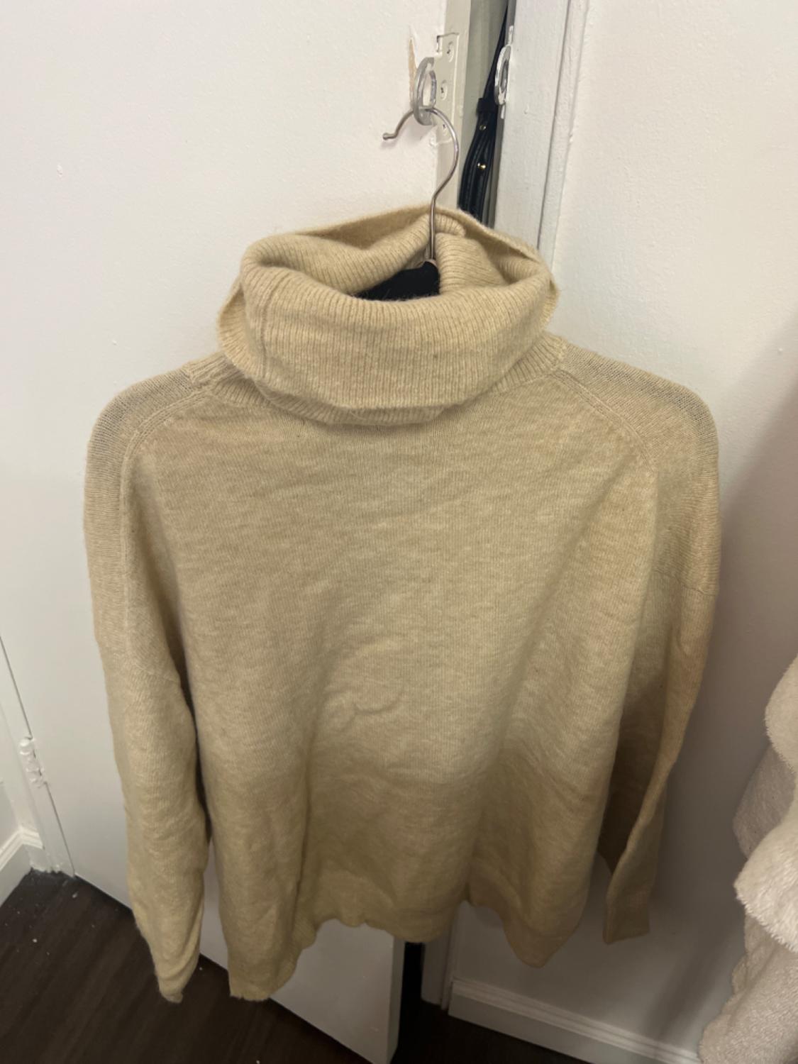 WOOL ALPACA OVERSIZED TURTLENECK SWEATER