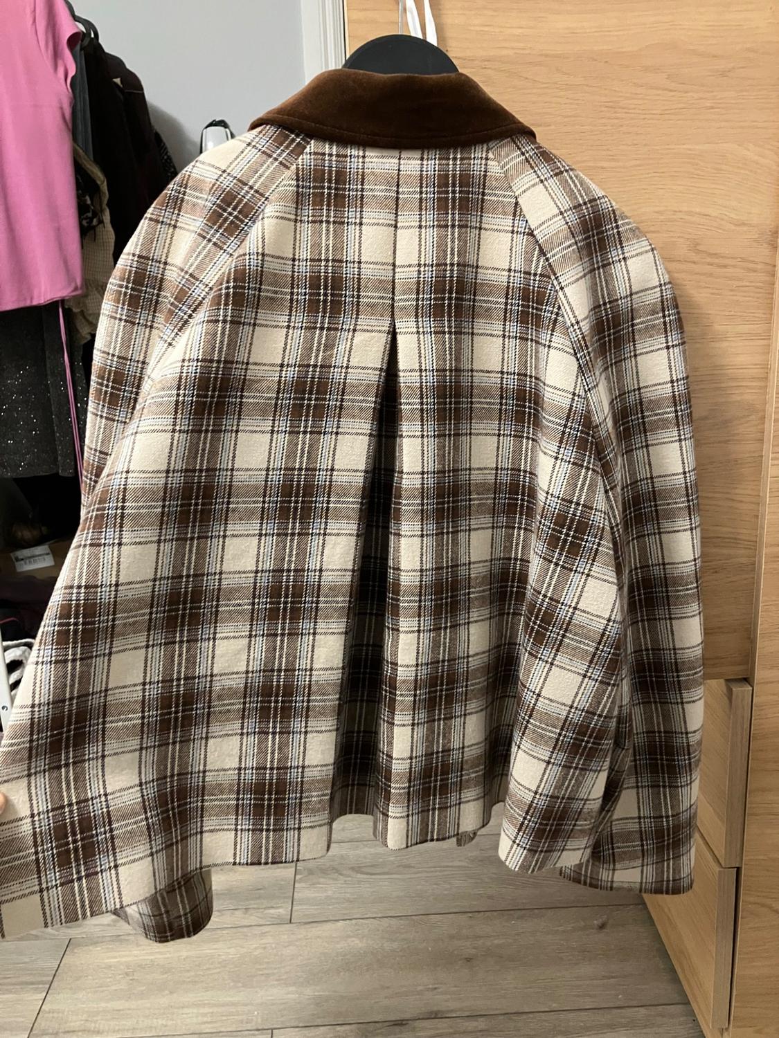 CHECKED CAPE JACKET - Image 3